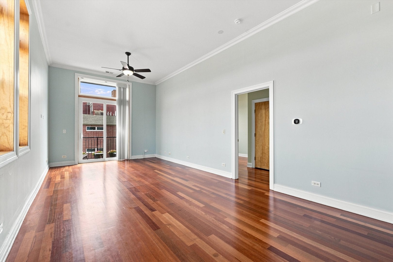 4755 N Washtenaw Avenue 309