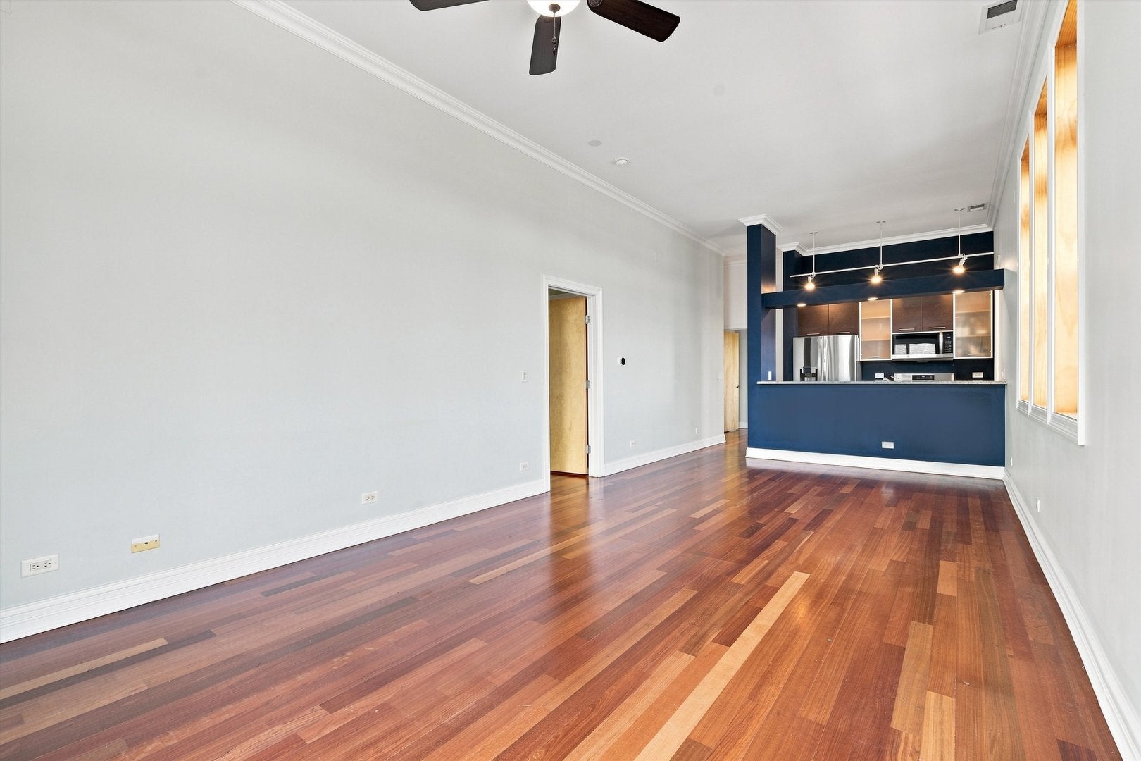 4755 N Washtenaw Avenue 309