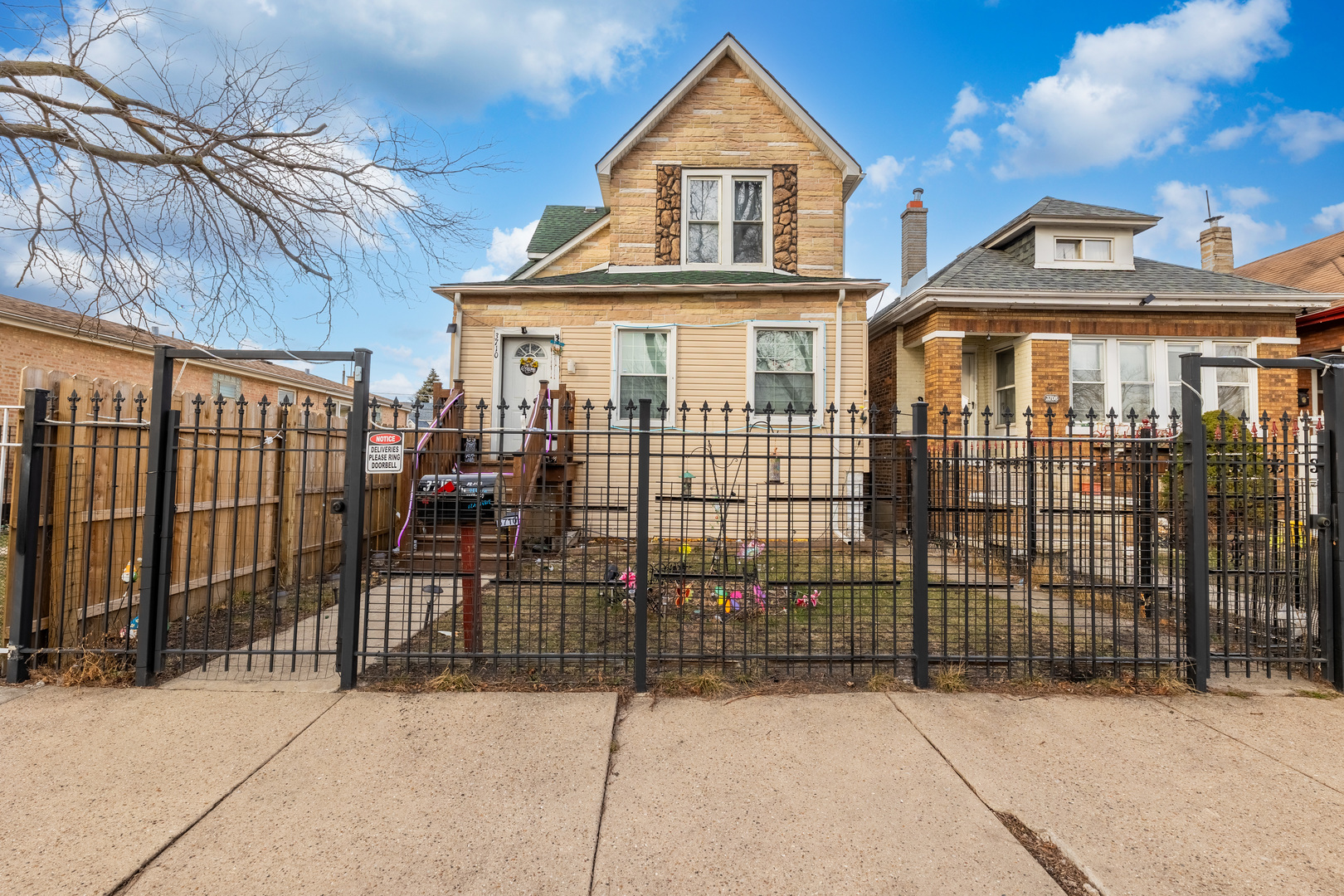 View Chicago, IL 60629 house