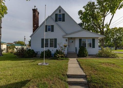 Photo of 702 4th Avenue, Camanche, IA 52730 (MLS # 12781251)