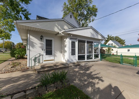 Tiny photo for 702 4th Avenue, Camanche, IA 52730 (MLS # 12781251)
