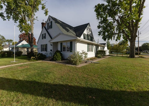 Tiny photo for 702 4th Avenue, Camanche, IA 52730 (MLS # 12781251)