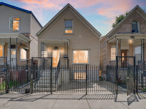 Photo of 4333 W Lexington Street, Chicago, IL 60624 (MLS # 12721539)