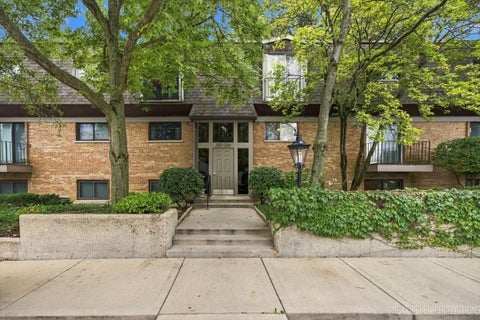 Photo of 250 Kenston Court #250, Geneva, IL 60134 (MLS # 12768832)