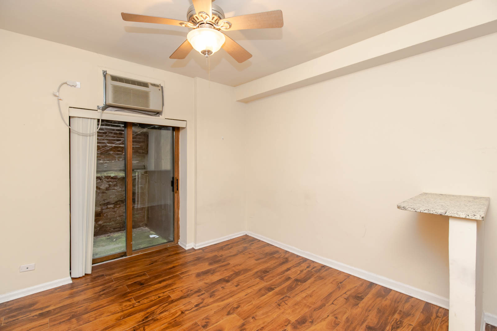 1430 N Dearborn Street 103