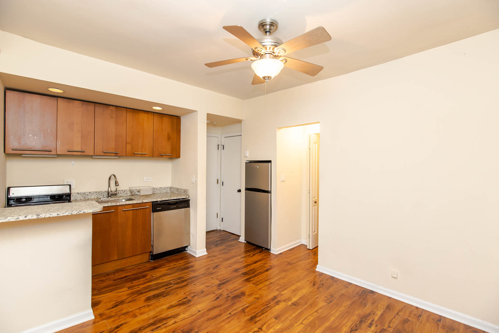 1430 N Dearborn Street 103