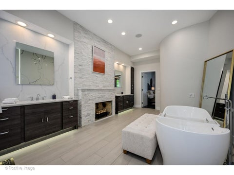 Tiny photo for 32 E BELLEVUE Place, Chicago, IL 60611 (MLS # 12756996)