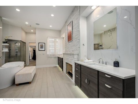 Tiny photo for 32 E BELLEVUE Place, Chicago, IL 60611 (MLS # 12756996)