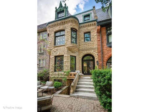 Tiny photo for 32 E BELLEVUE Place, Chicago, IL 60611 (MLS # 12756996)