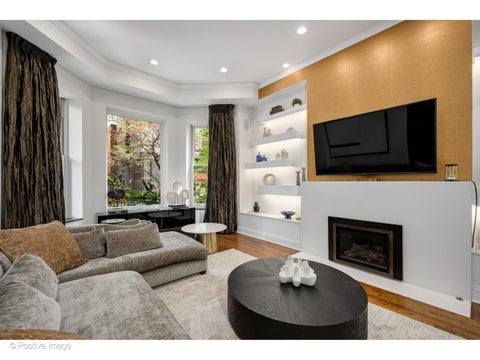 Tiny photo for 32 E BELLEVUE Place, Chicago, IL 60611 (MLS # 12756996)