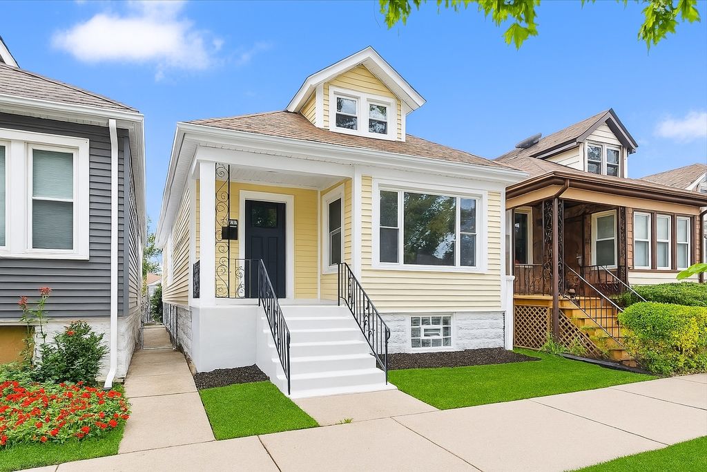 Photo for 7243 S Hermitage Avenue, Chicago, IL 60636 (MLS # 12508023)
