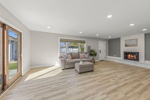 Tiny photo for 405 Turf Lane, Wheaton, IL 60187 (MLS # 12600360)