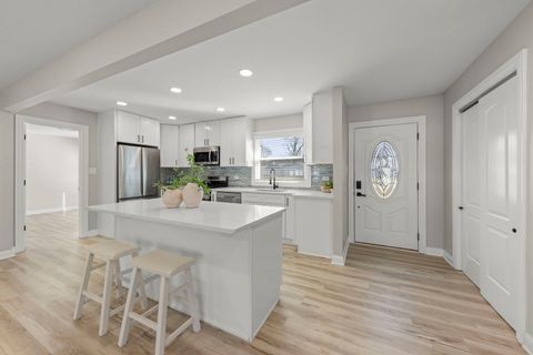 Tiny photo for 405 Turf Lane, Wheaton, IL 60187 (MLS # 12600360)