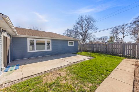 Tiny photo for 405 Turf Lane, Wheaton, IL 60187 (MLS # 12600360)