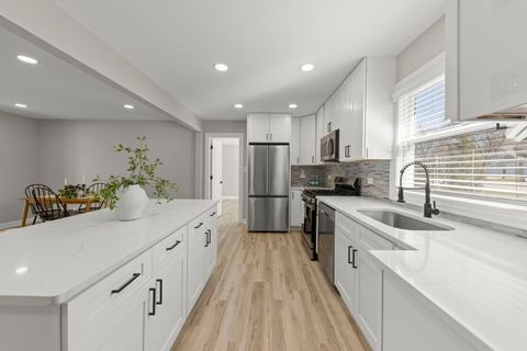 Tiny photo for 405 Turf Lane, Wheaton, IL 60187 (MLS # 12600360)