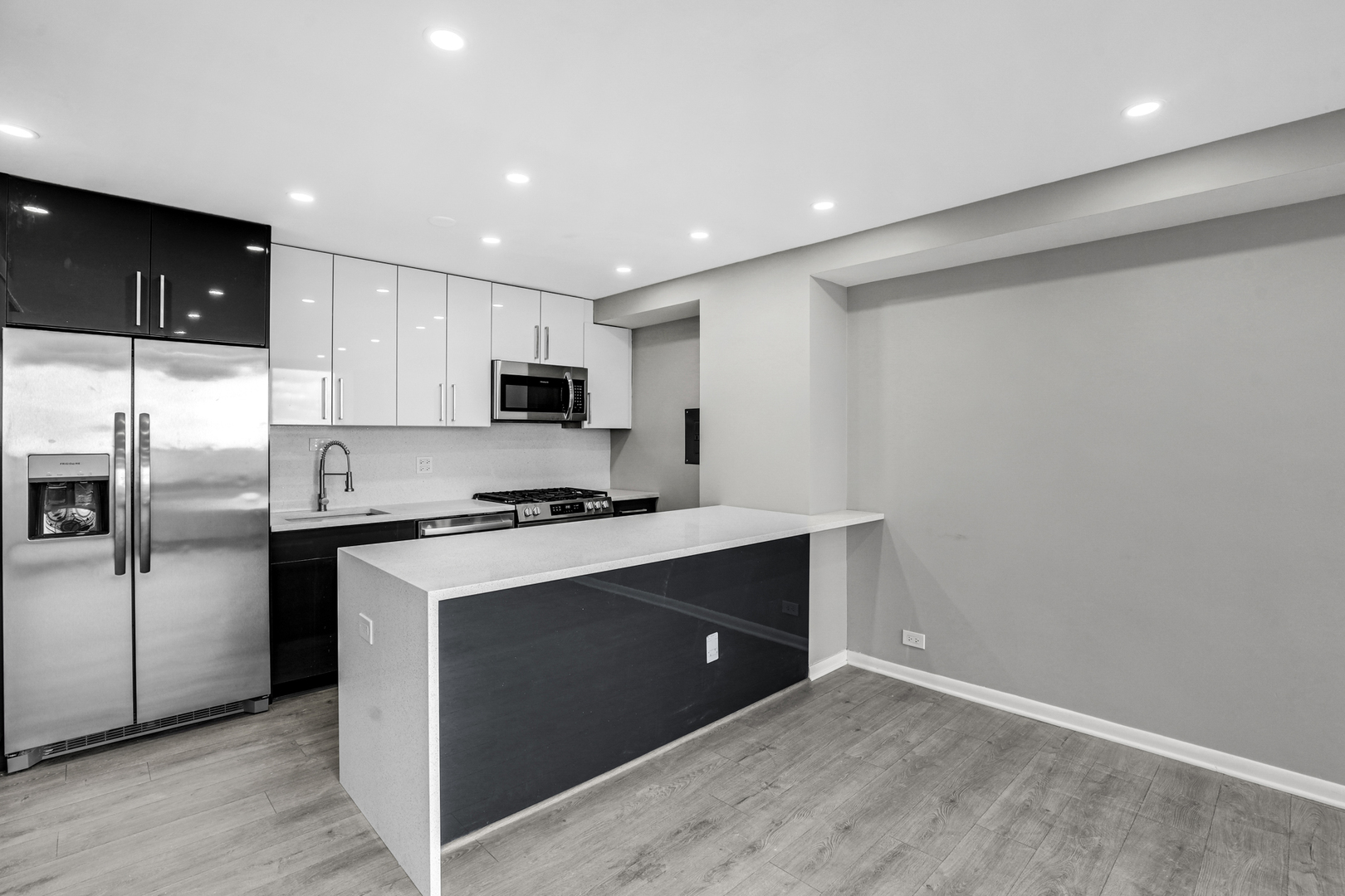 3950 N Lake Shore Drive 1516