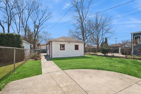 Tiny photo for 2124 Brummel Street, Evanston, IL 60202 (MLS # 12573949)