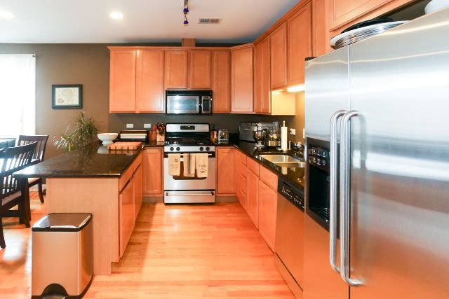 3655 N Southport Avenue 2N