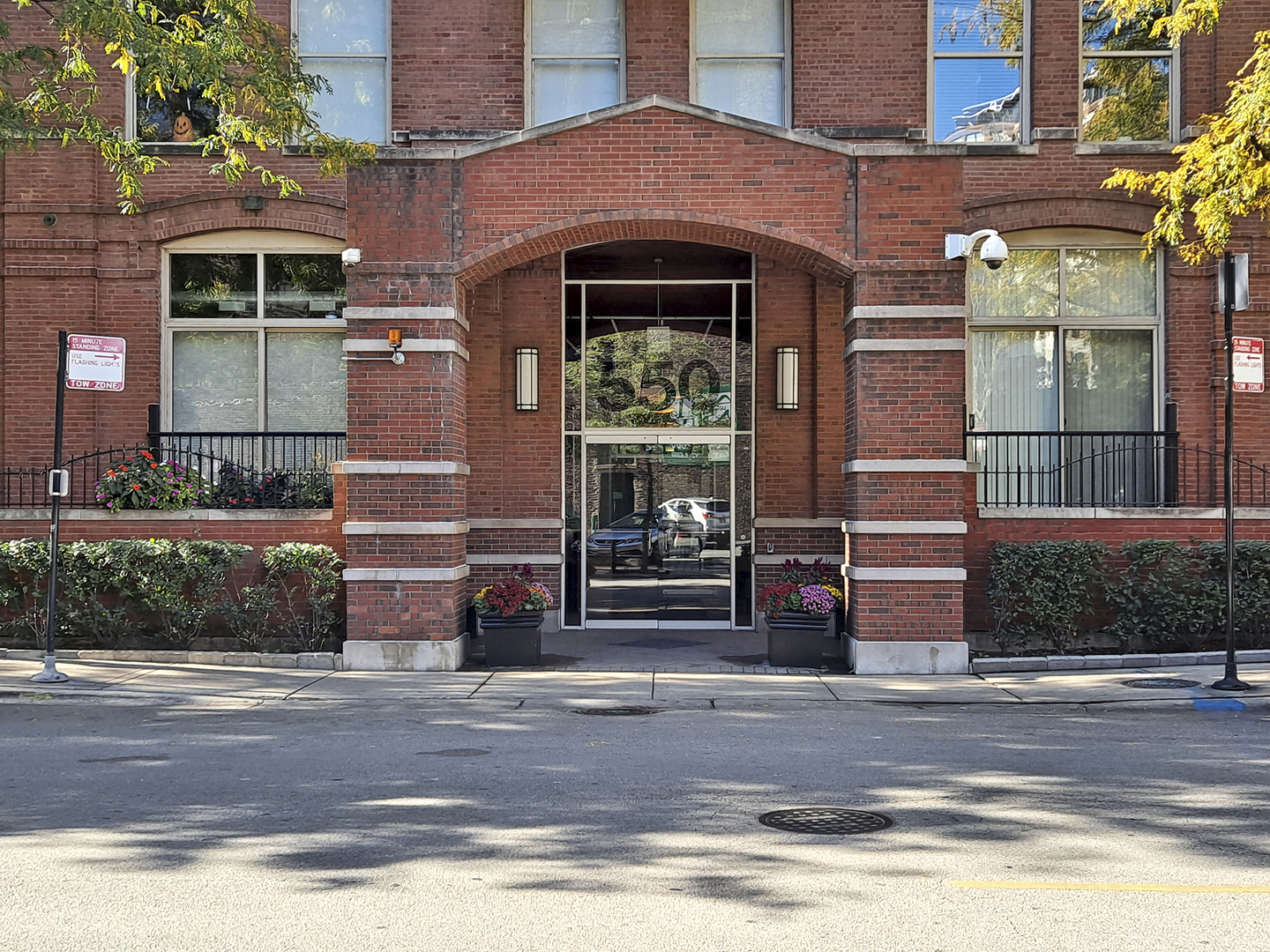 550 N Kingsbury Street 316