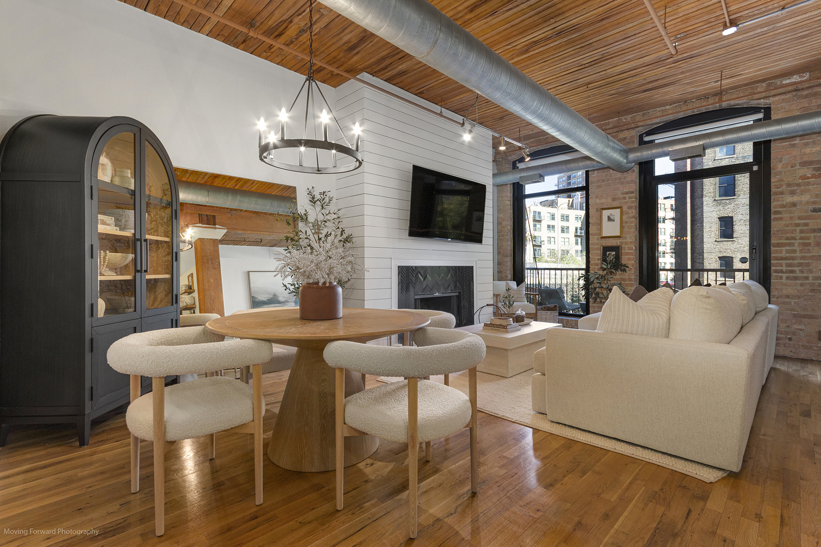 550 N Kingsbury Street 316