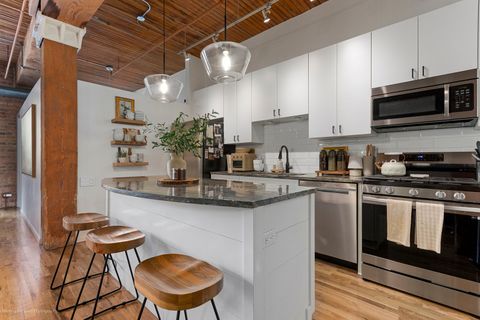 Tiny photo for 550 N Kingsbury Street #316, Chicago, IL 60654 (MLS # 12515043)