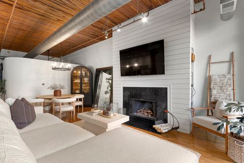 Tiny photo for 550 N Kingsbury Street #316, Chicago, IL 60654 (MLS # 12515043)