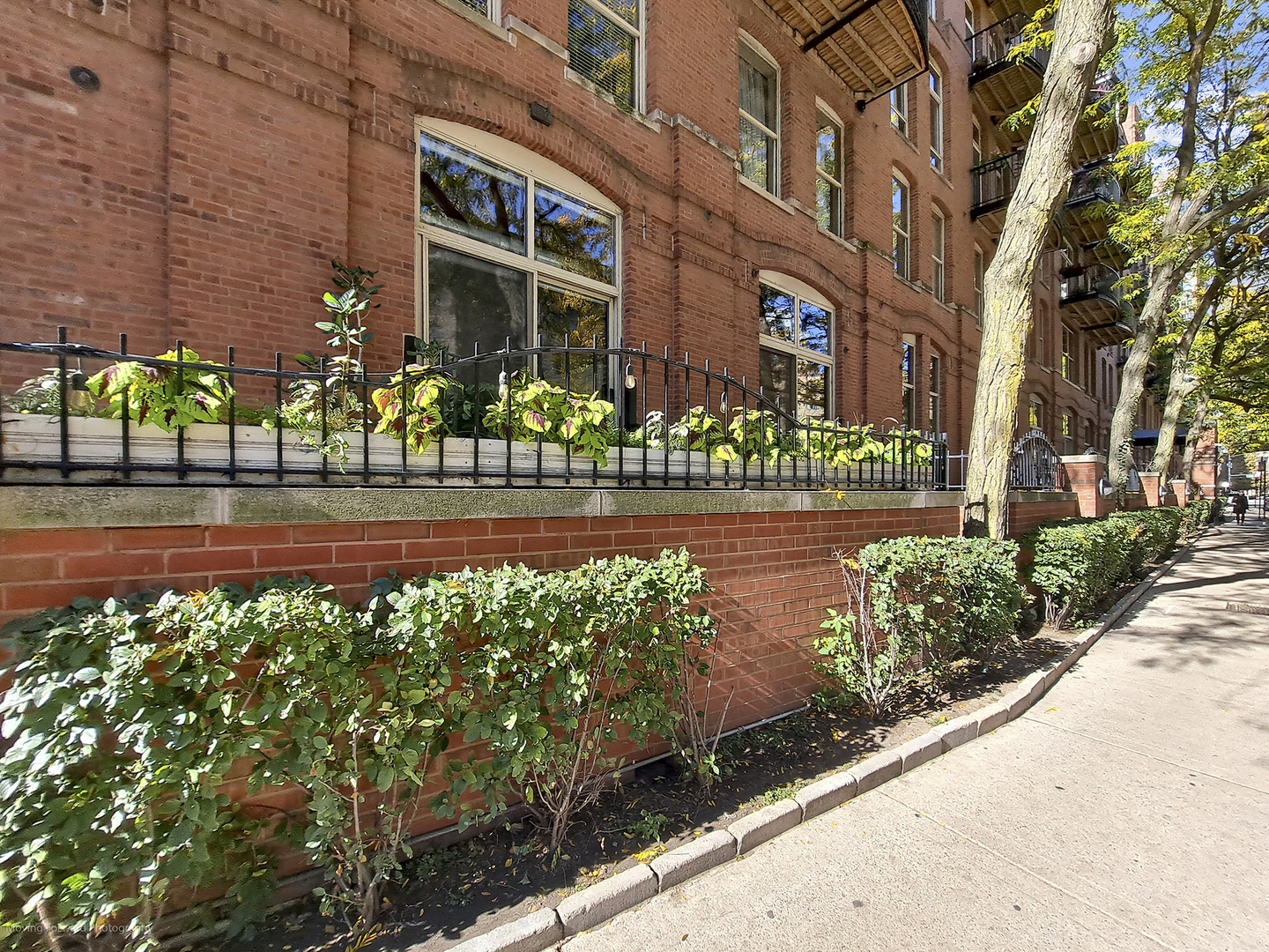 550 N Kingsbury Street 316