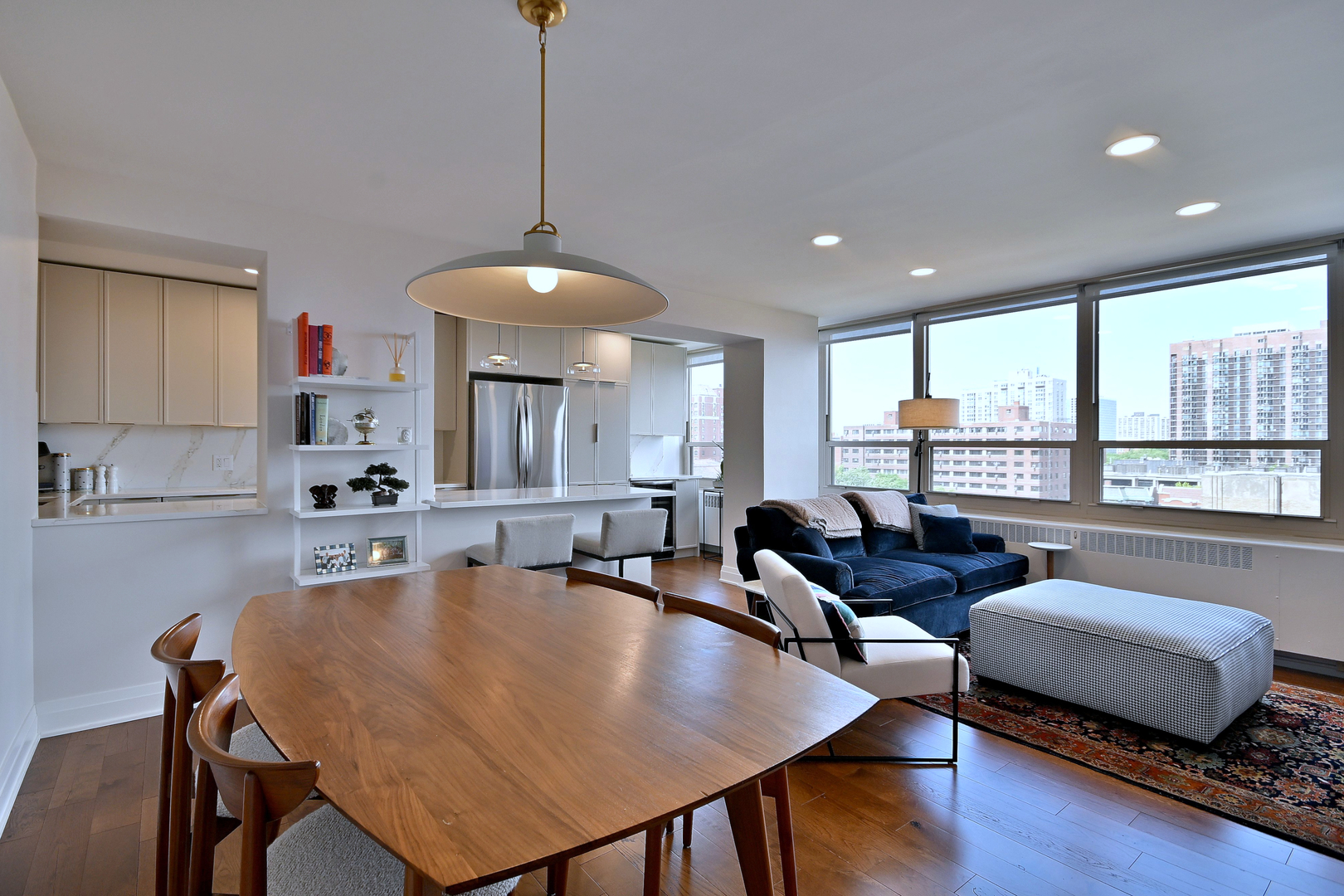 3950 N Lake Shore Drive 810B