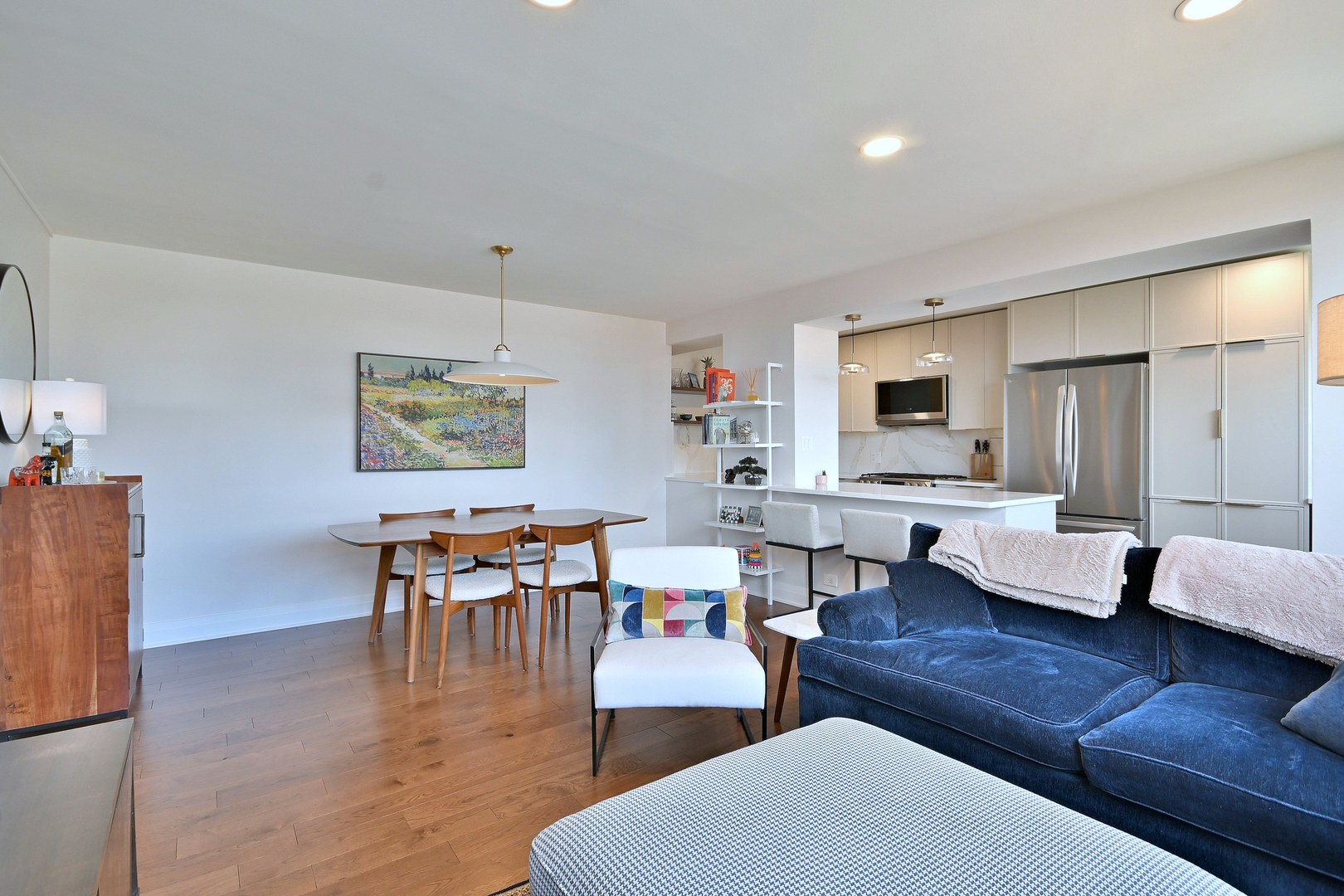 3950 N Lake Shore Drive 810B