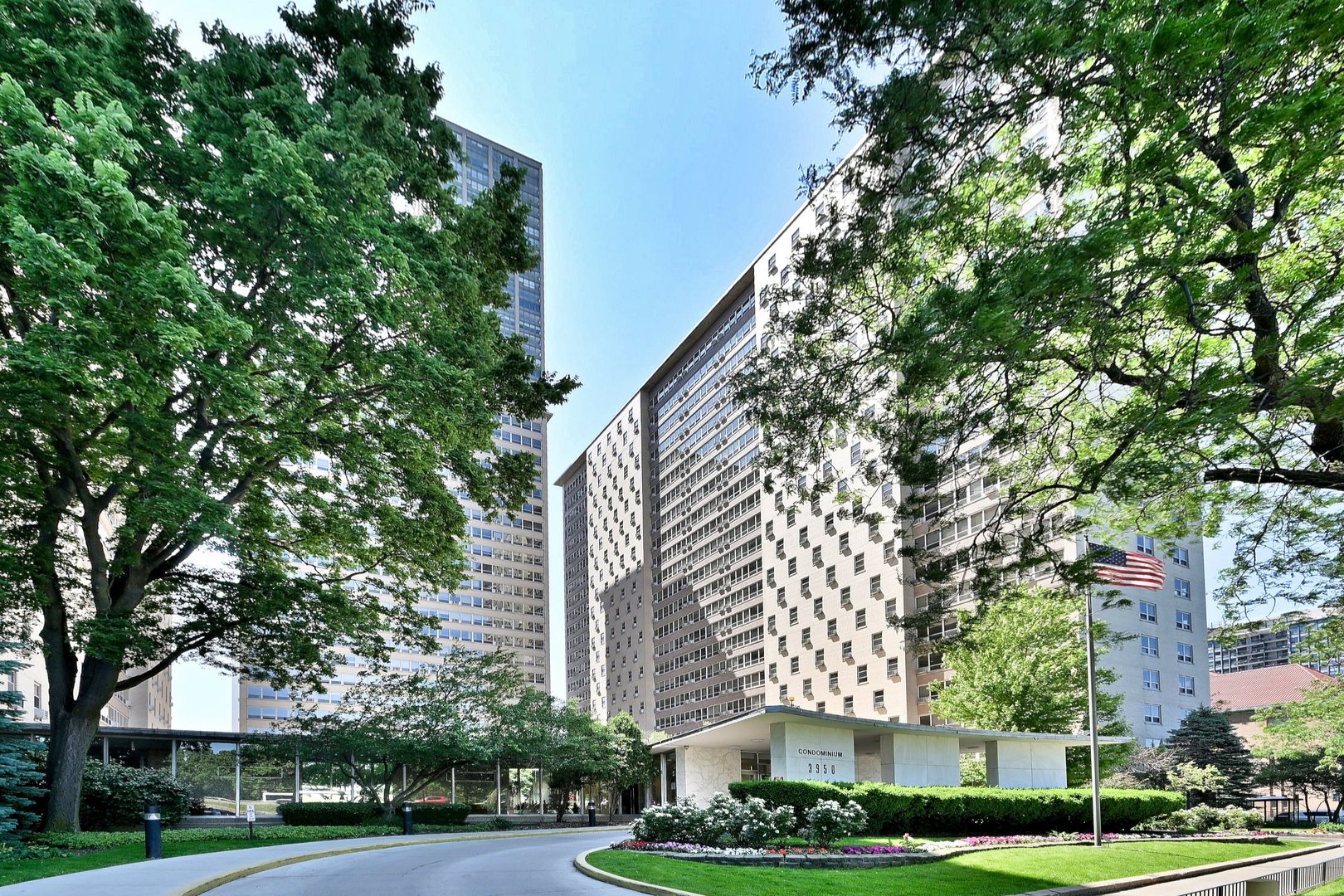 3950 N Lake Shore Drive 810B