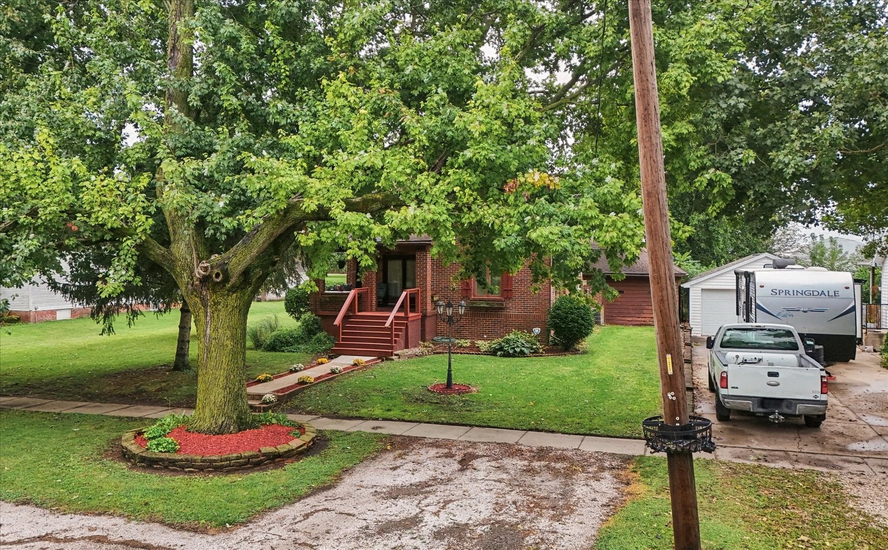 605 N VERMILION Street