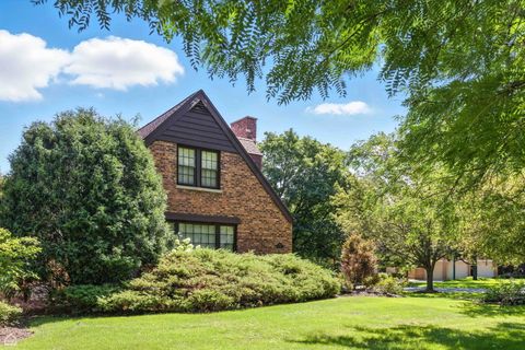 Tiny photo for 5901 N Newark Avenue, Chicago, IL 60631 (MLS # 12619302)