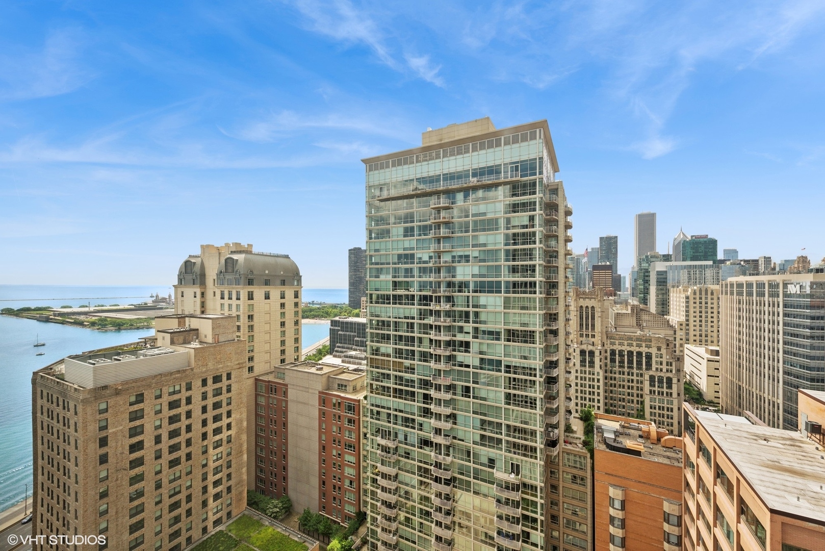 260 E CHESTNUT Street 3303