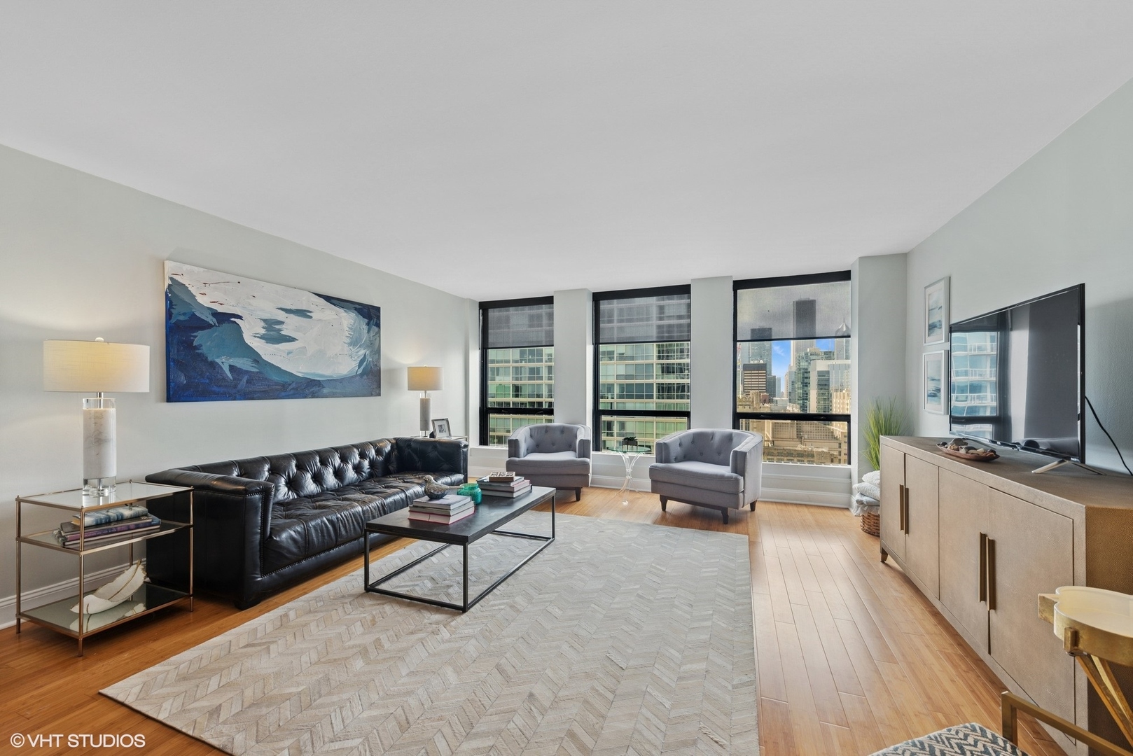 260 E CHESTNUT Street 3303