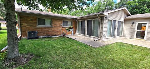 Tiny photo for 209 Gladys Avenue, Fox River Grove, IL 60021 (MLS # 12487475)