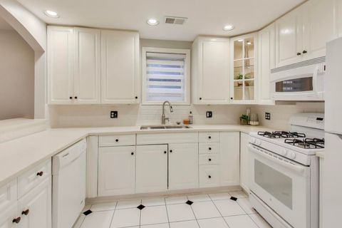 Tiny photo for 4212 N ASHLAND Avenue #GS, Chicago, IL 60613 (MLS # 12513300)