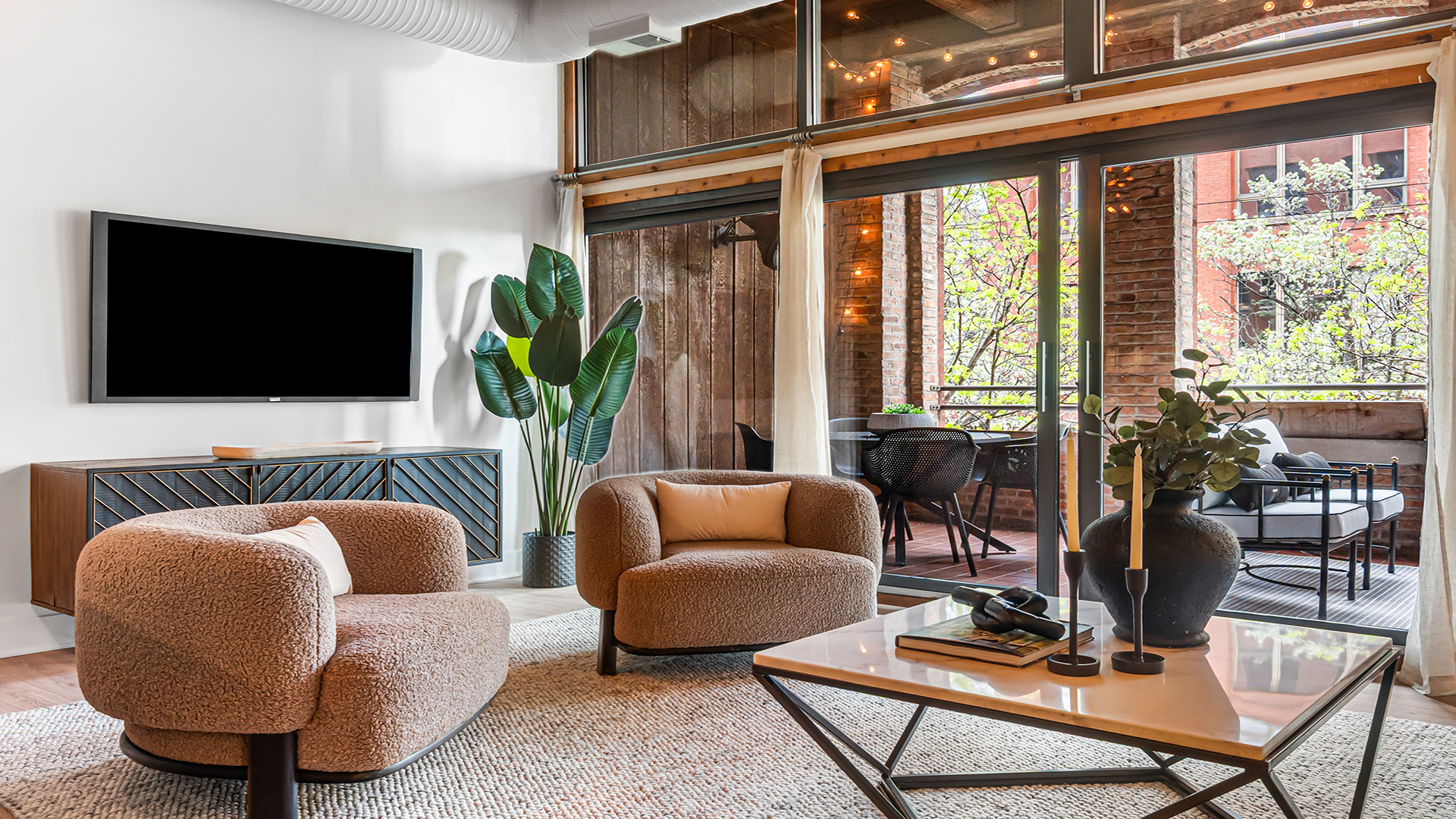 400 S Green Street 218