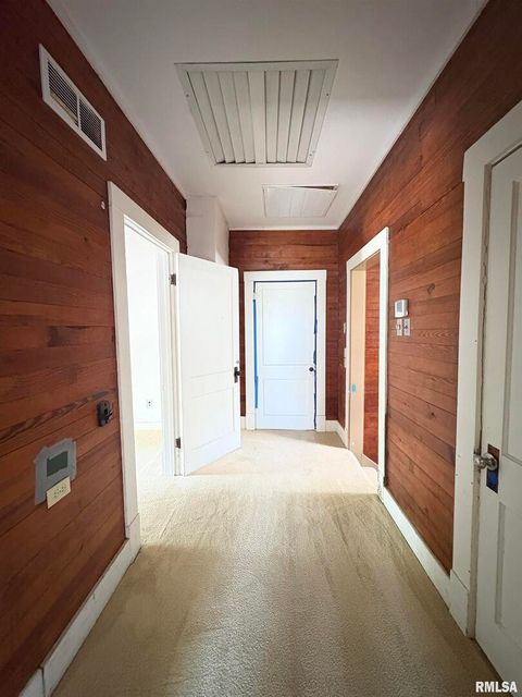 Tiny photo for 400 S OAKLAND Avenue, Carbondale, IL 62901 (MLS # EB459220)