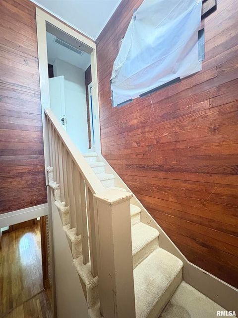 Tiny photo for 400 S OAKLAND Avenue, Carbondale, IL 62901 (MLS # EB459220)