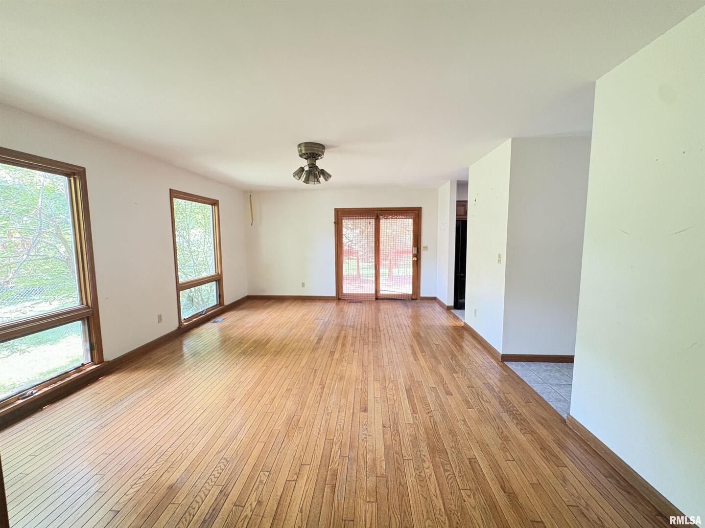 400 S OAKLAND Avenue