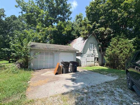 Tiny photo for 400 S OAKLAND Avenue, Carbondale, IL 62901 (MLS # EB459220)