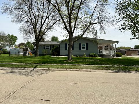Tiny photo for 914 12th Place, Camanche, IA 52730 (MLS # 12630998)