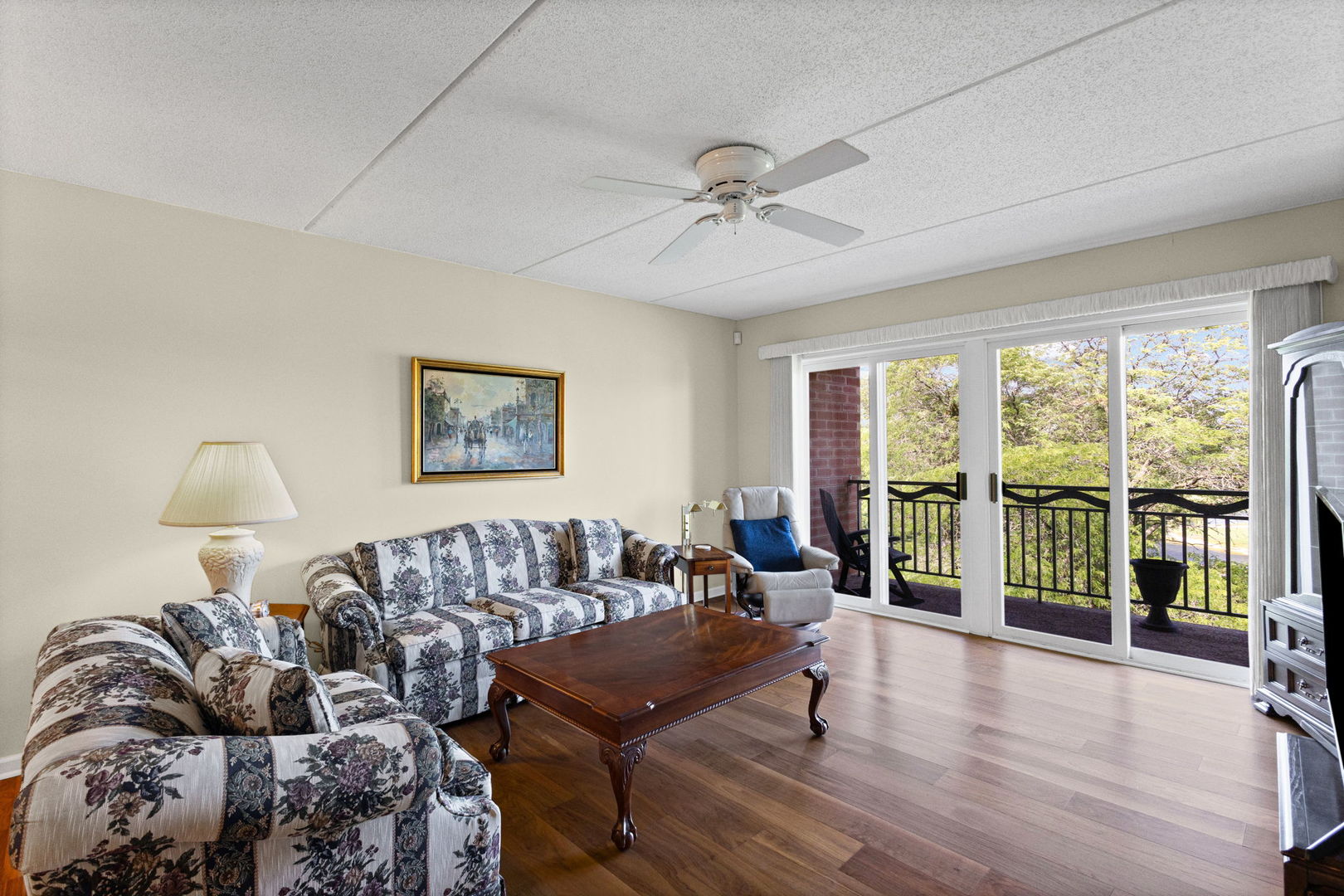 720 Creekside Drive 407B