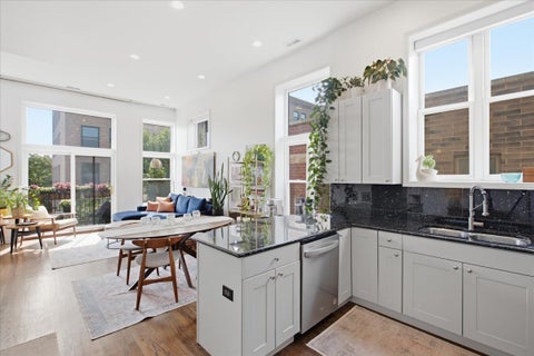 Tiny photo for 2448 N Southport Avenue #3, Chicago, IL 60614 (MLS # 12751043)