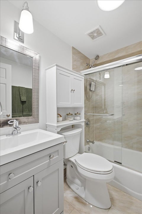 Tiny photo for 2448 N Southport Avenue #3, Chicago, IL 60614 (MLS # 12751043)