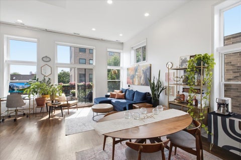 Tiny photo for 2448 N Southport Avenue #3, Chicago, IL 60614 (MLS # 12751043)