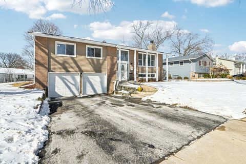 Photo of 6826 Church Court, Woodridge, IL 60517 (MLS # 12558343)