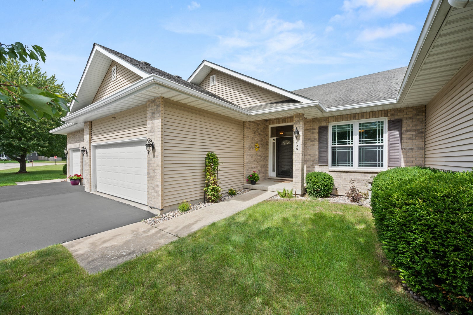 715 Winding Trail 4