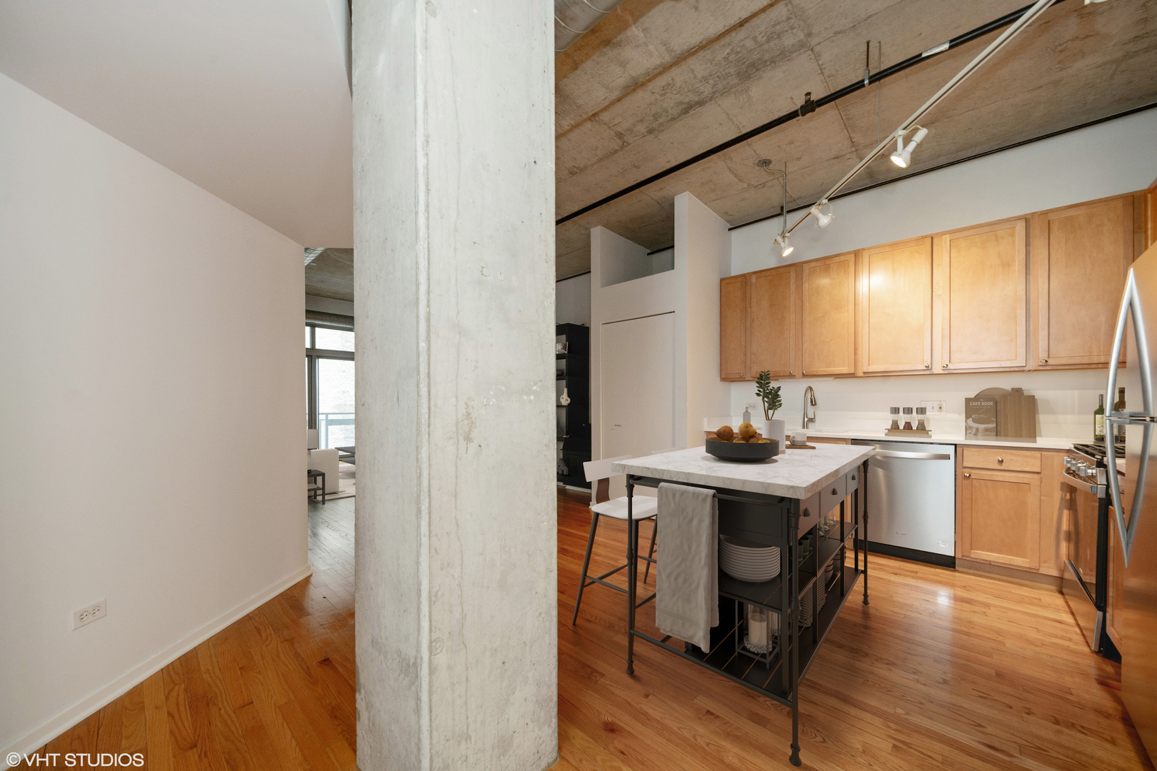 933 W Van Buren Street 523