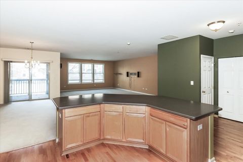 Tiny photo for 275 E Railroad Avenue #101, Bartlett, IL 60103 (MLS # 12454593)